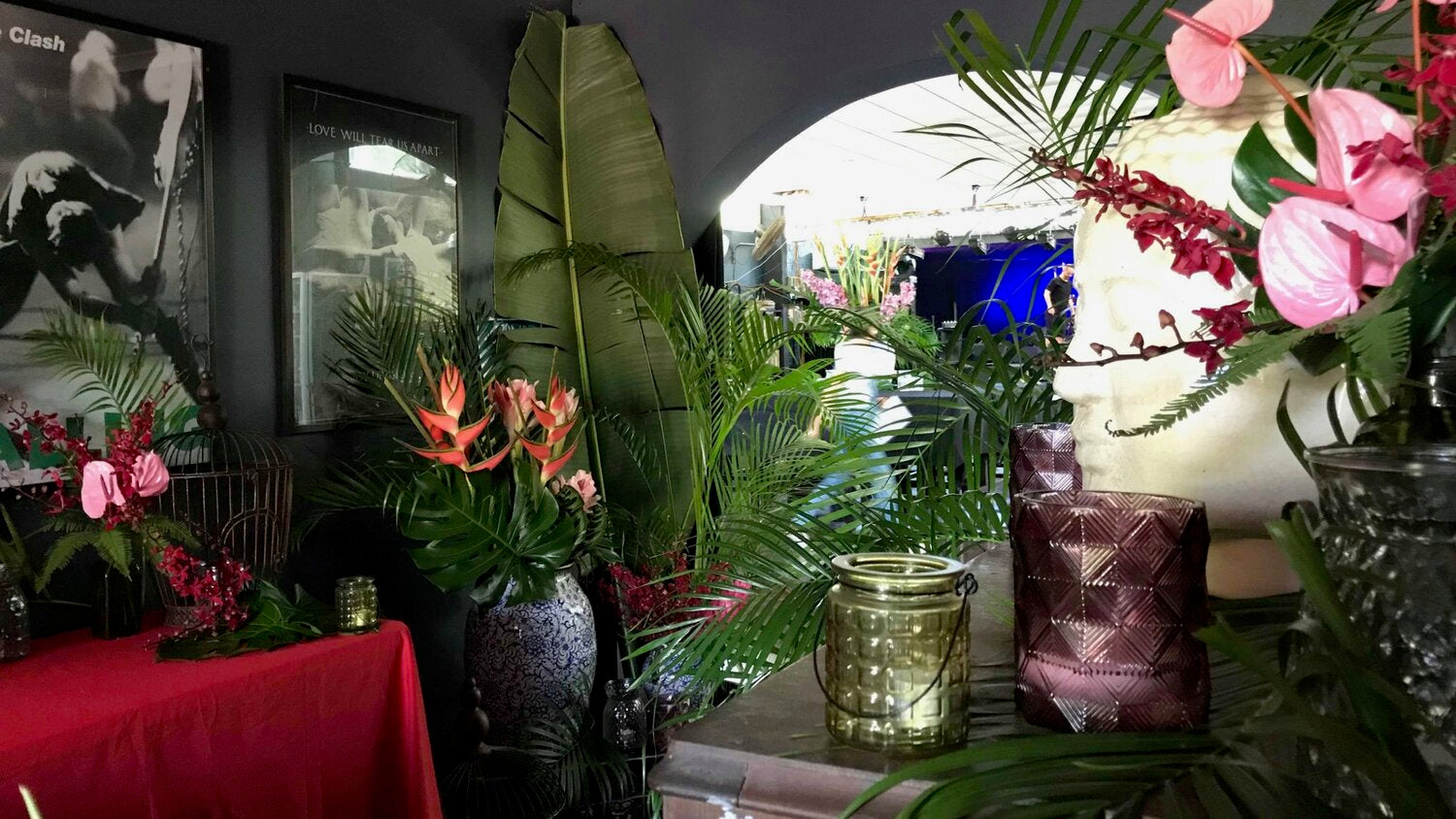 UNIQUE WEDDING RECEPTION VENUES: THE RAILS