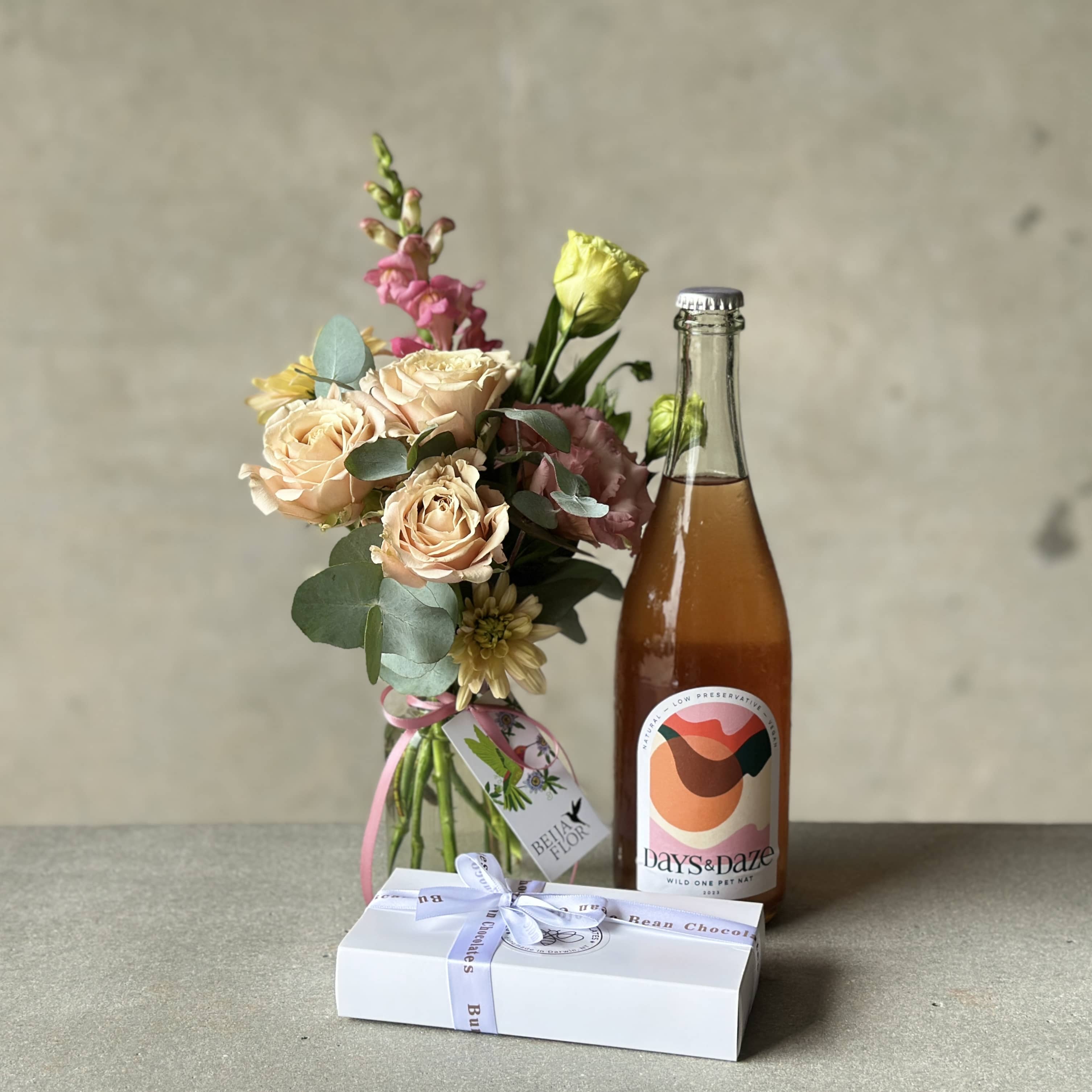 Mother’s Day Flowers with Wine and Chocolates – Beija Flor Darwin