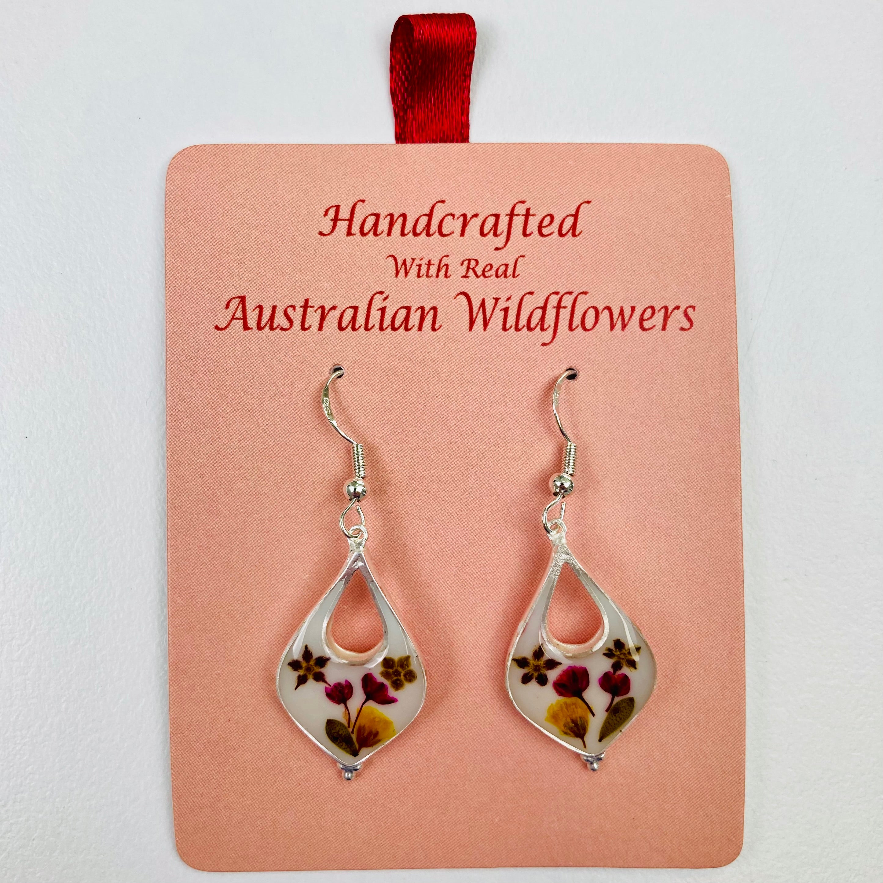 Wildflower Earrings White Closed Classic