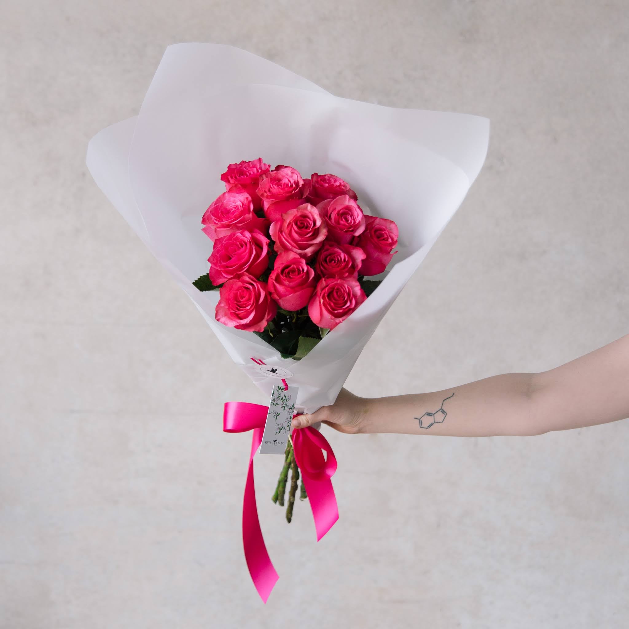 Beija Flor Pink Valentines Dozen Roses Bunch