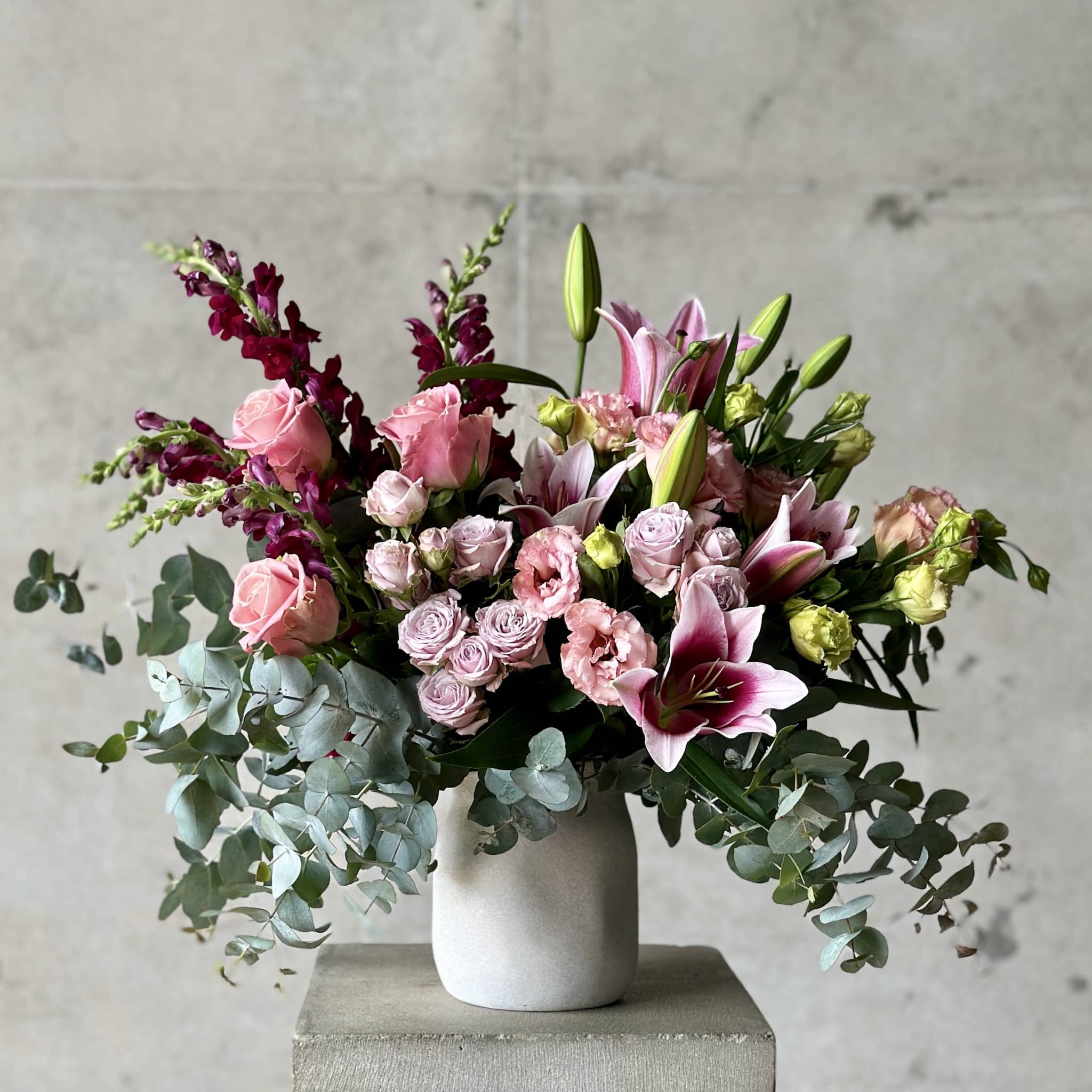 Clovelly Vase – English Garden Style Flowers for Mother’s Day