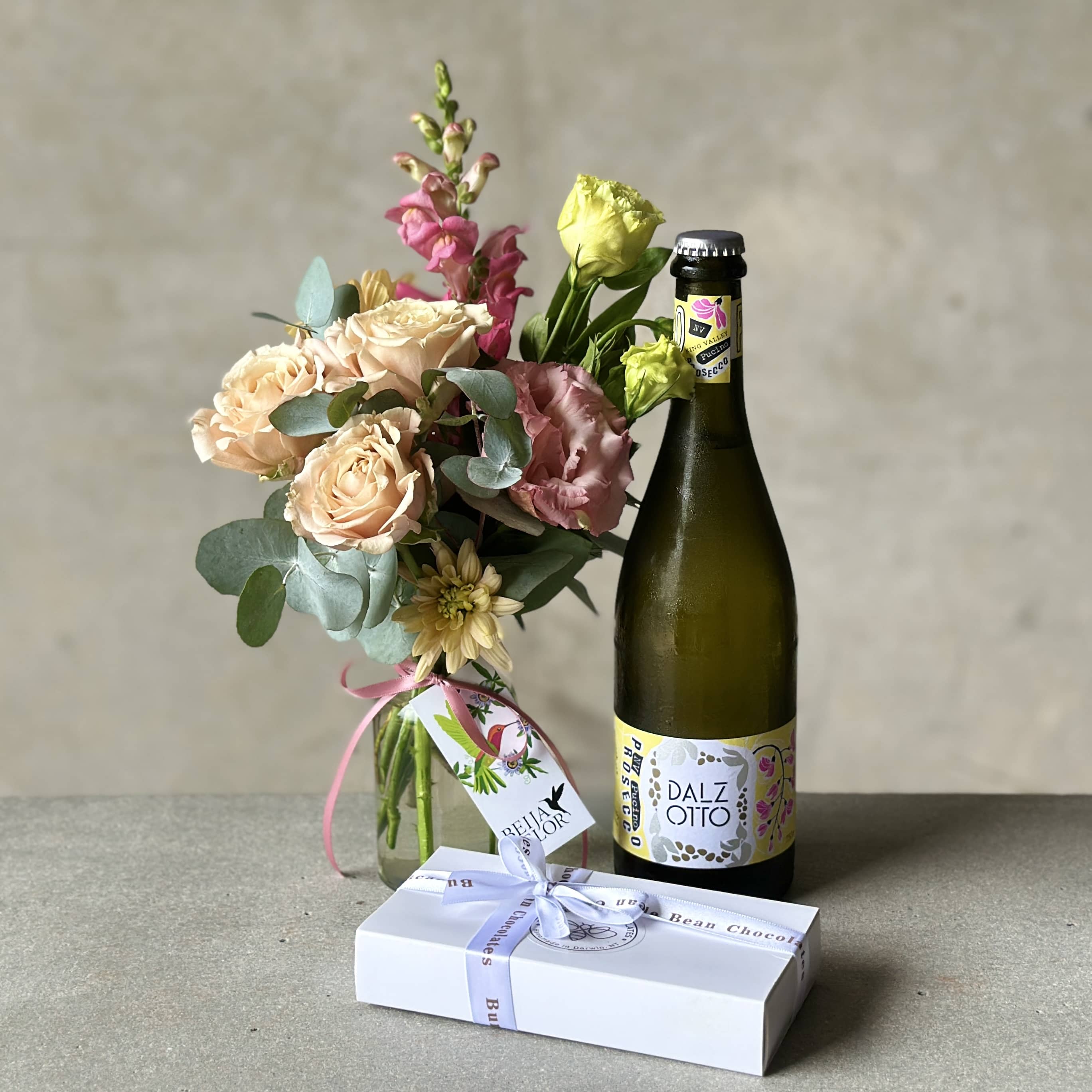 Mother’s Day Flowers with Wine and Chocolates – Beija Flor Darwin