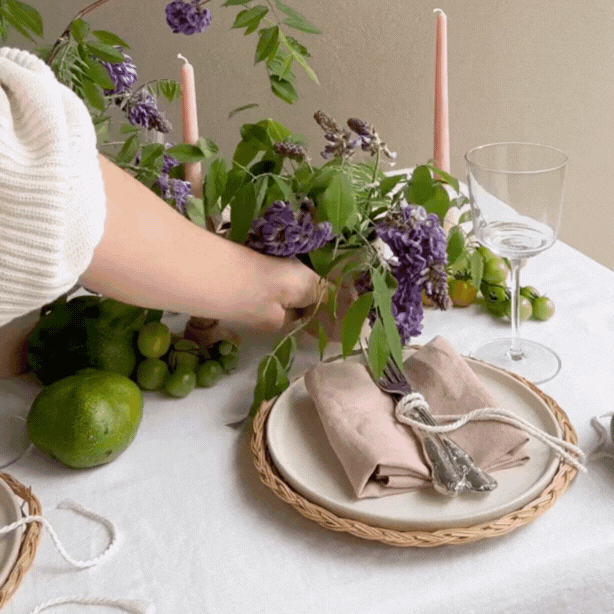Oh Flora Bouquet Vase Hazel in Table Arrangement