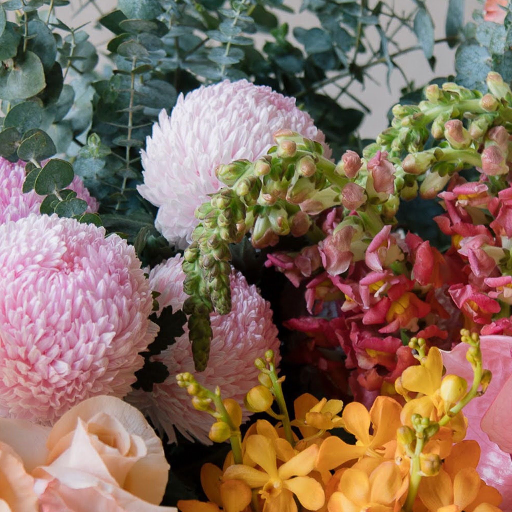 Sunset bouquet Medium florists pick Beija flor