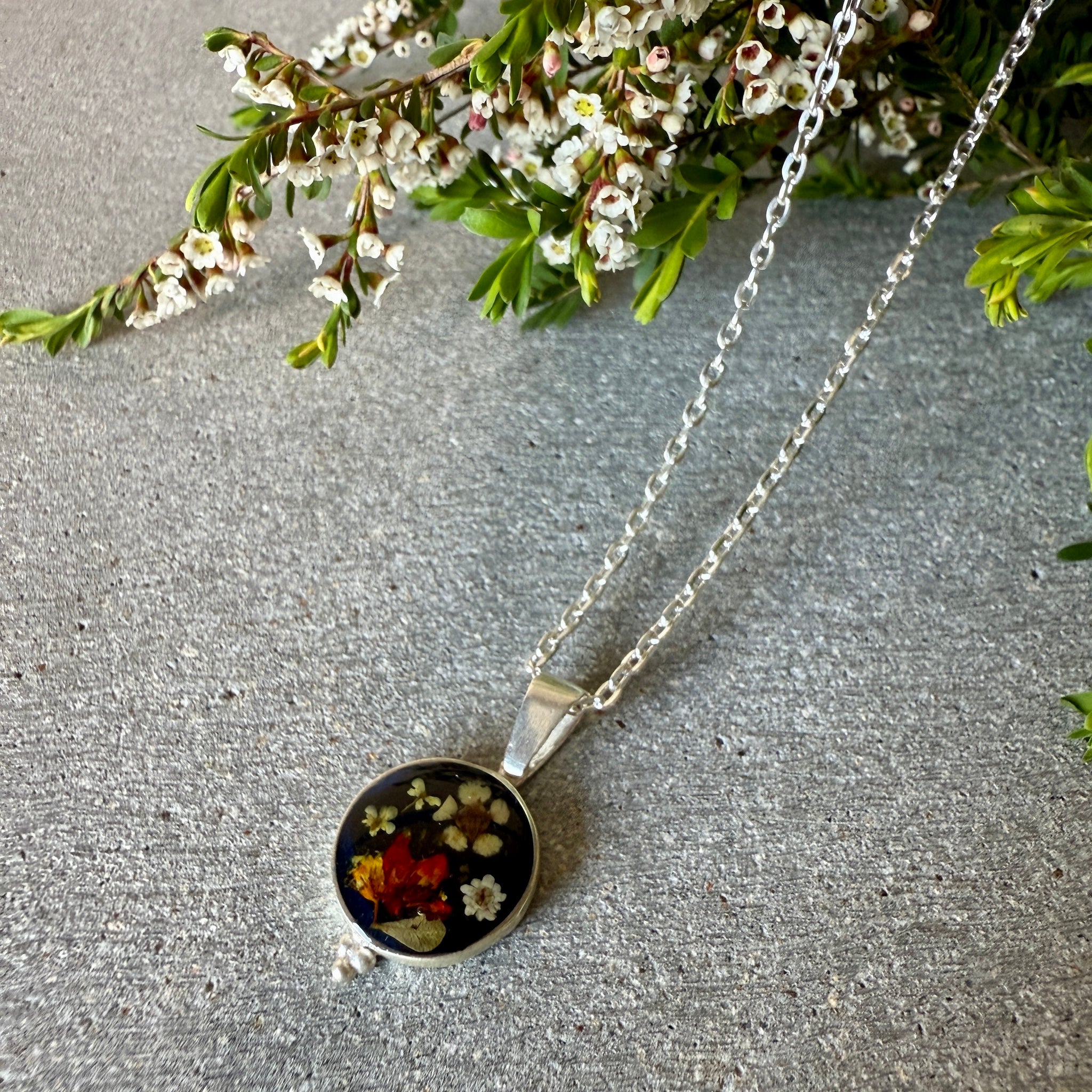 Wildflower Pendant Dark Blue Simple Round