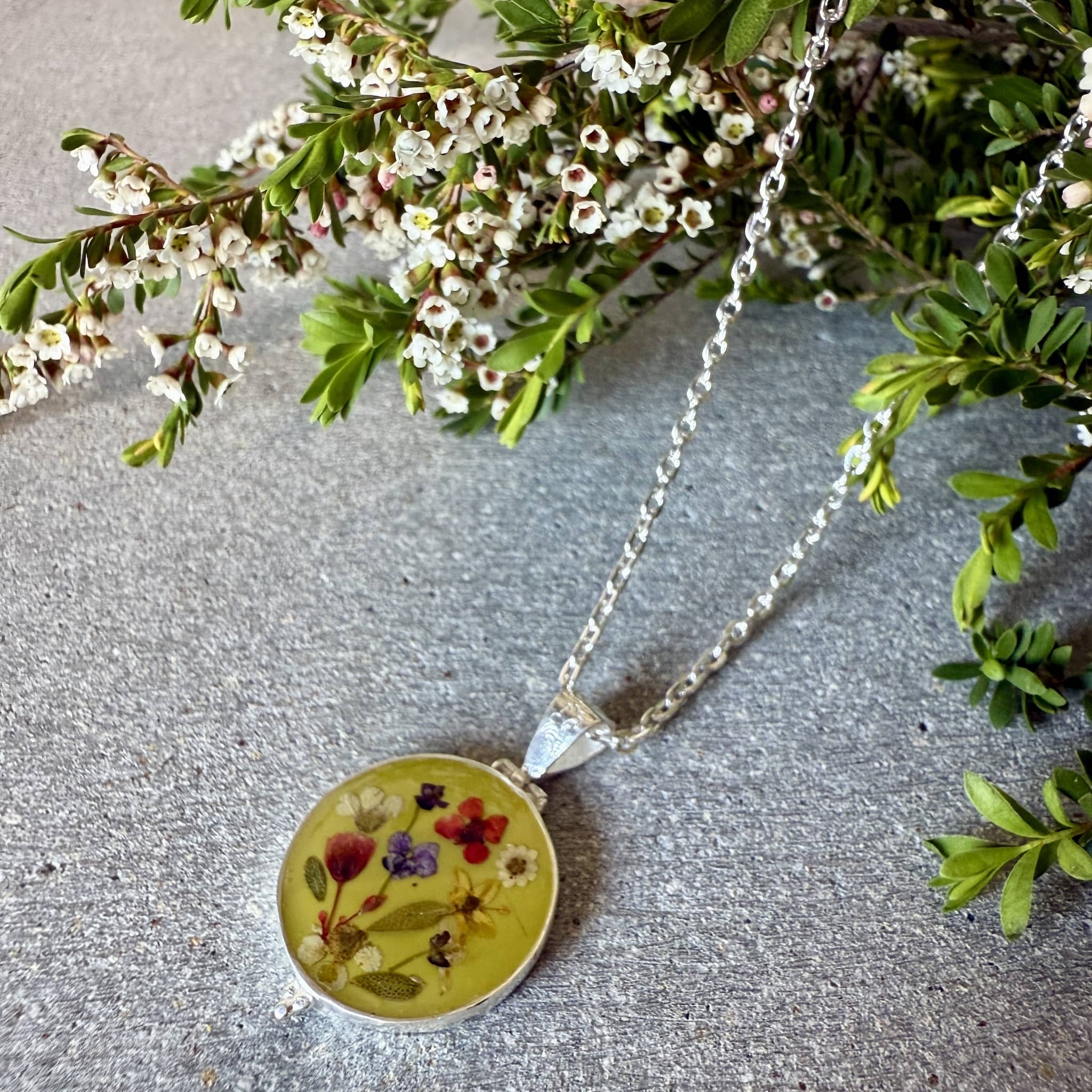 Wildflower Pendant Green Round