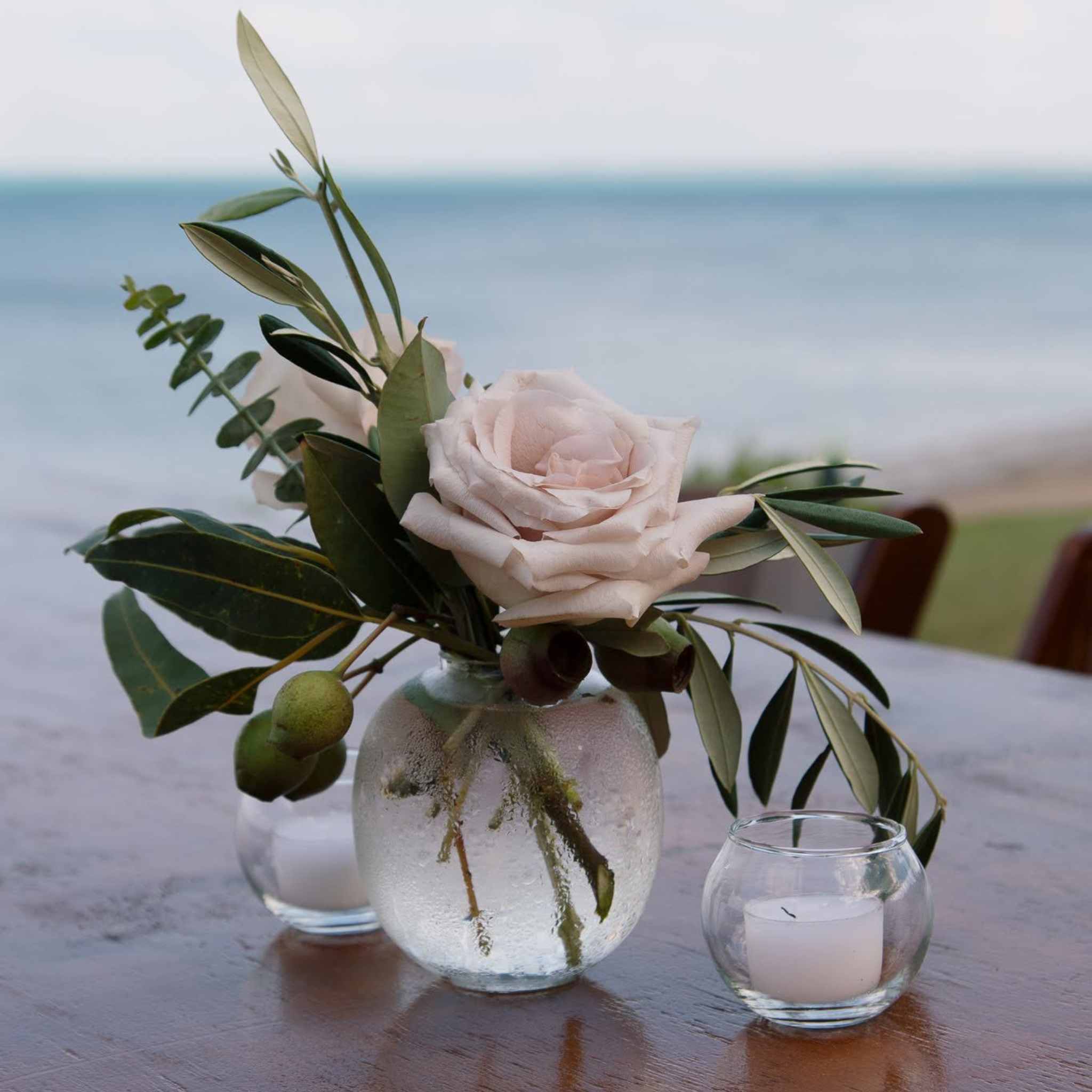 Beija Flor - Darwin wedding & event hire - Bubble Vase Small Pink Rose Table Centrepiences
