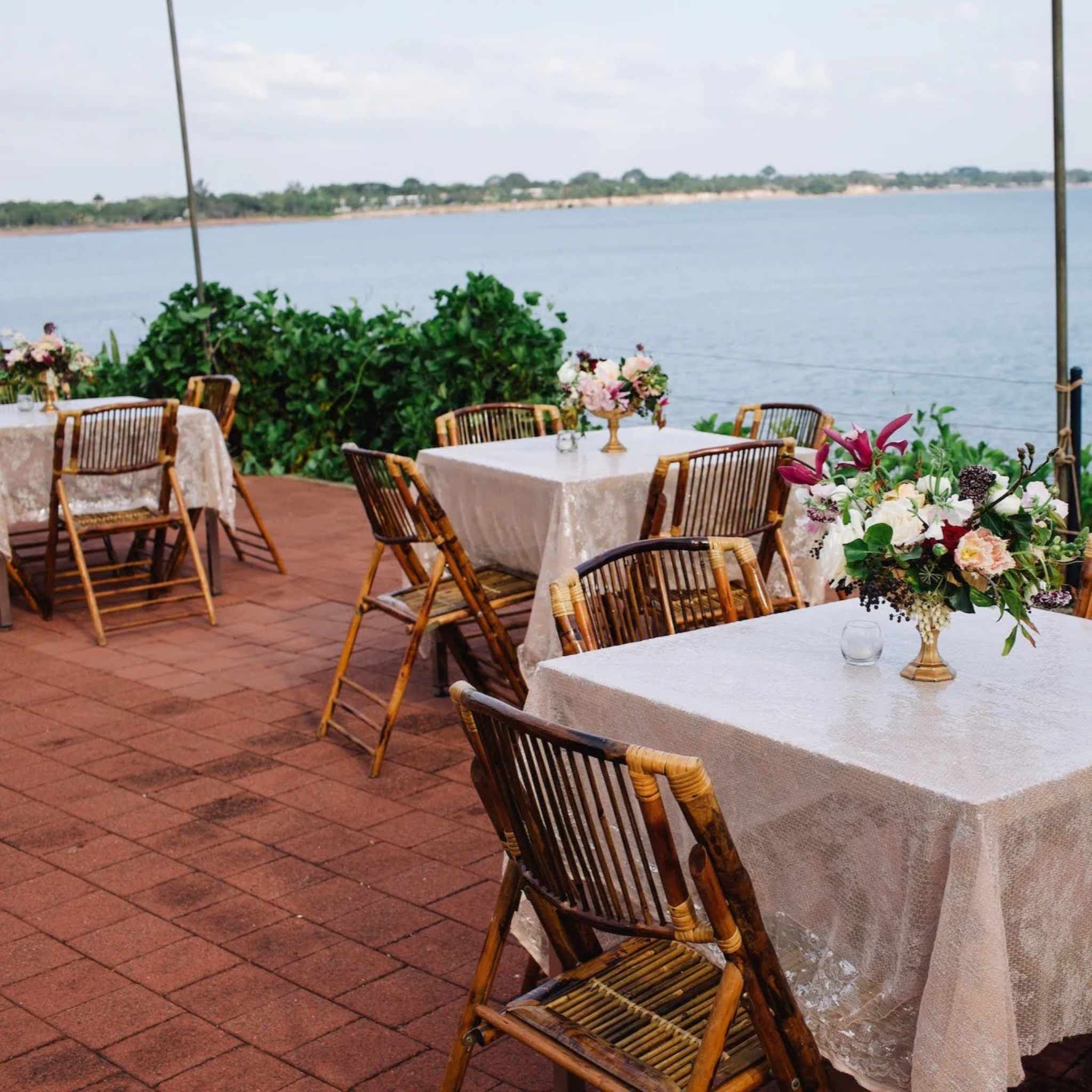 Beija Flor - Darwin wedding & event hire - Gold Compote Bowl Table Centrepiece Arrangement