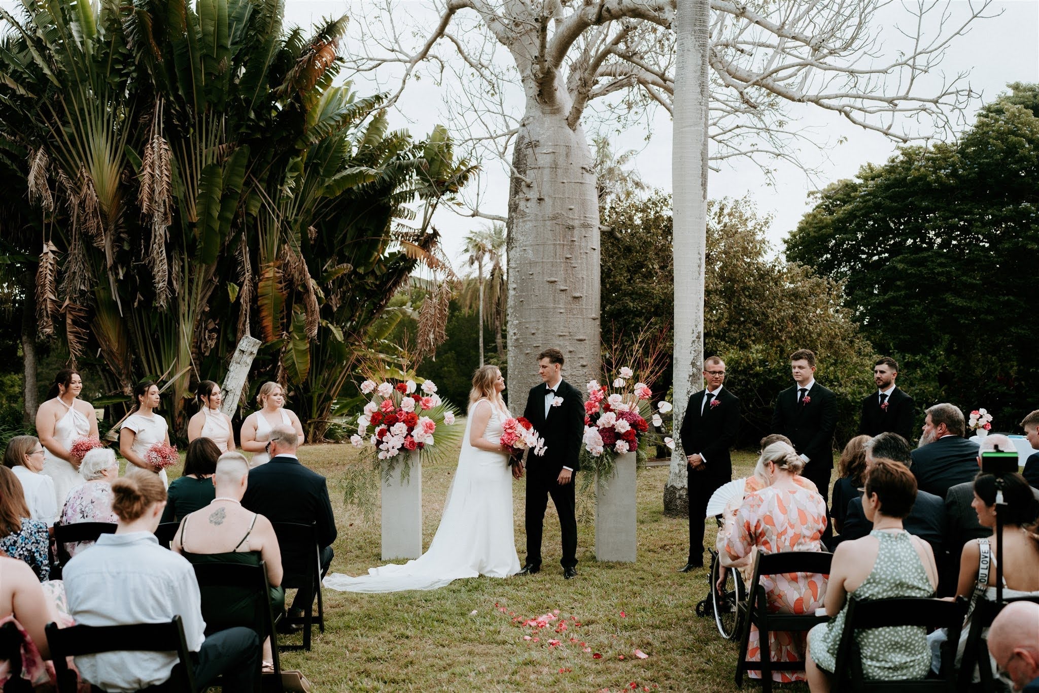 caitlyn and jacob - beija flor real wedding: wedding ceremony with floral decor