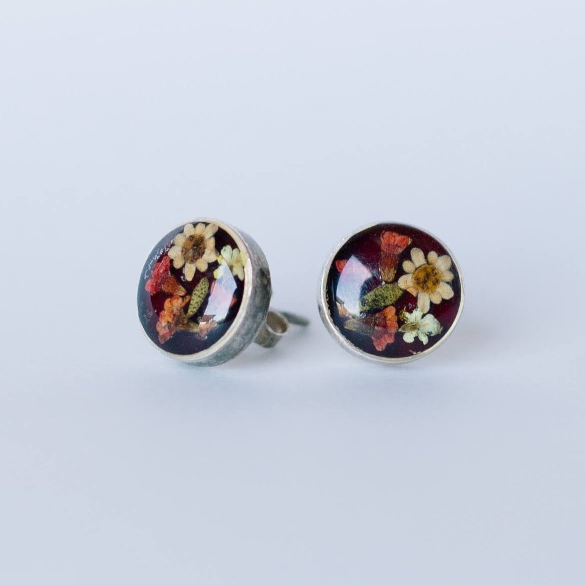 Wildflower Studs Red Round