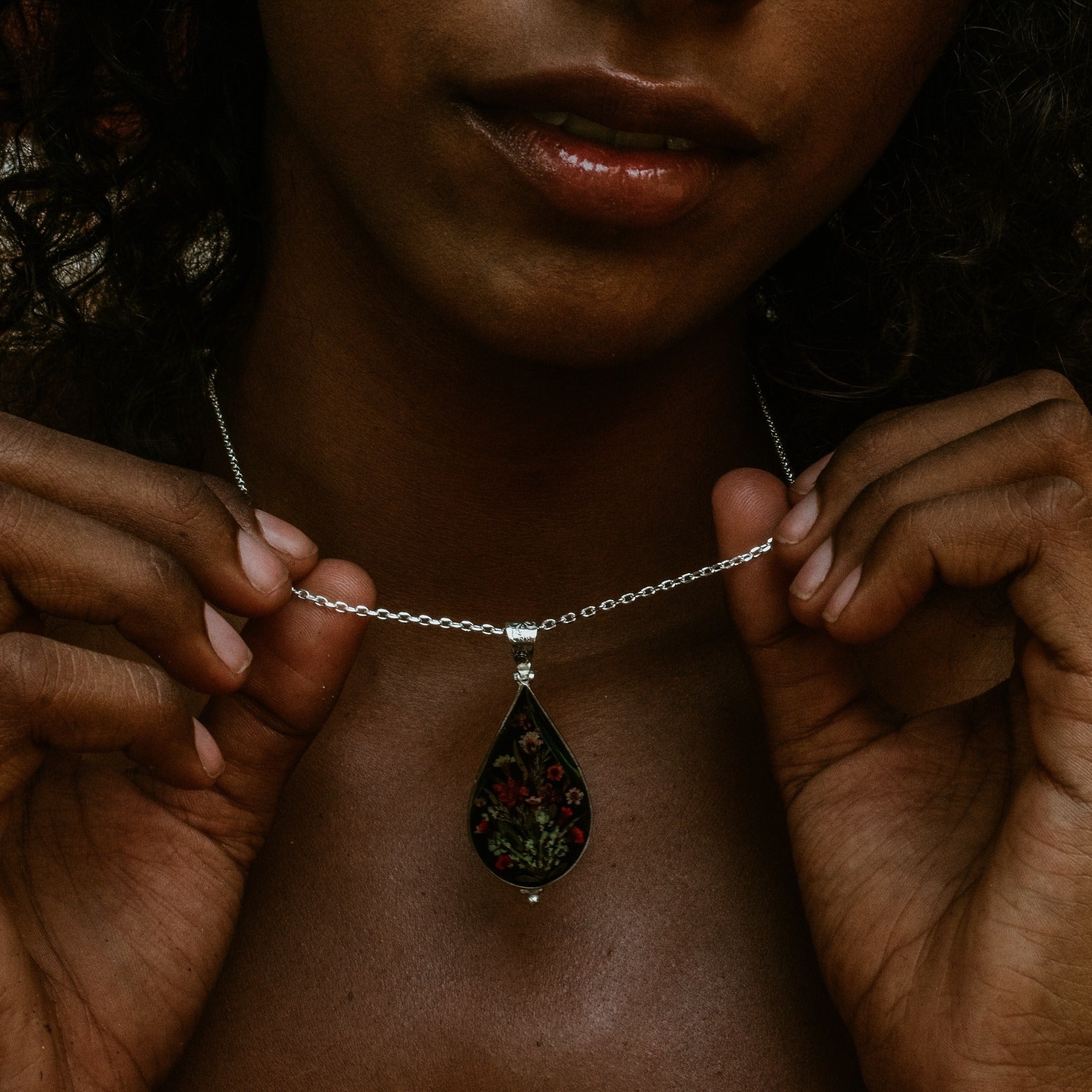 Wildflower Pendant Red Oval