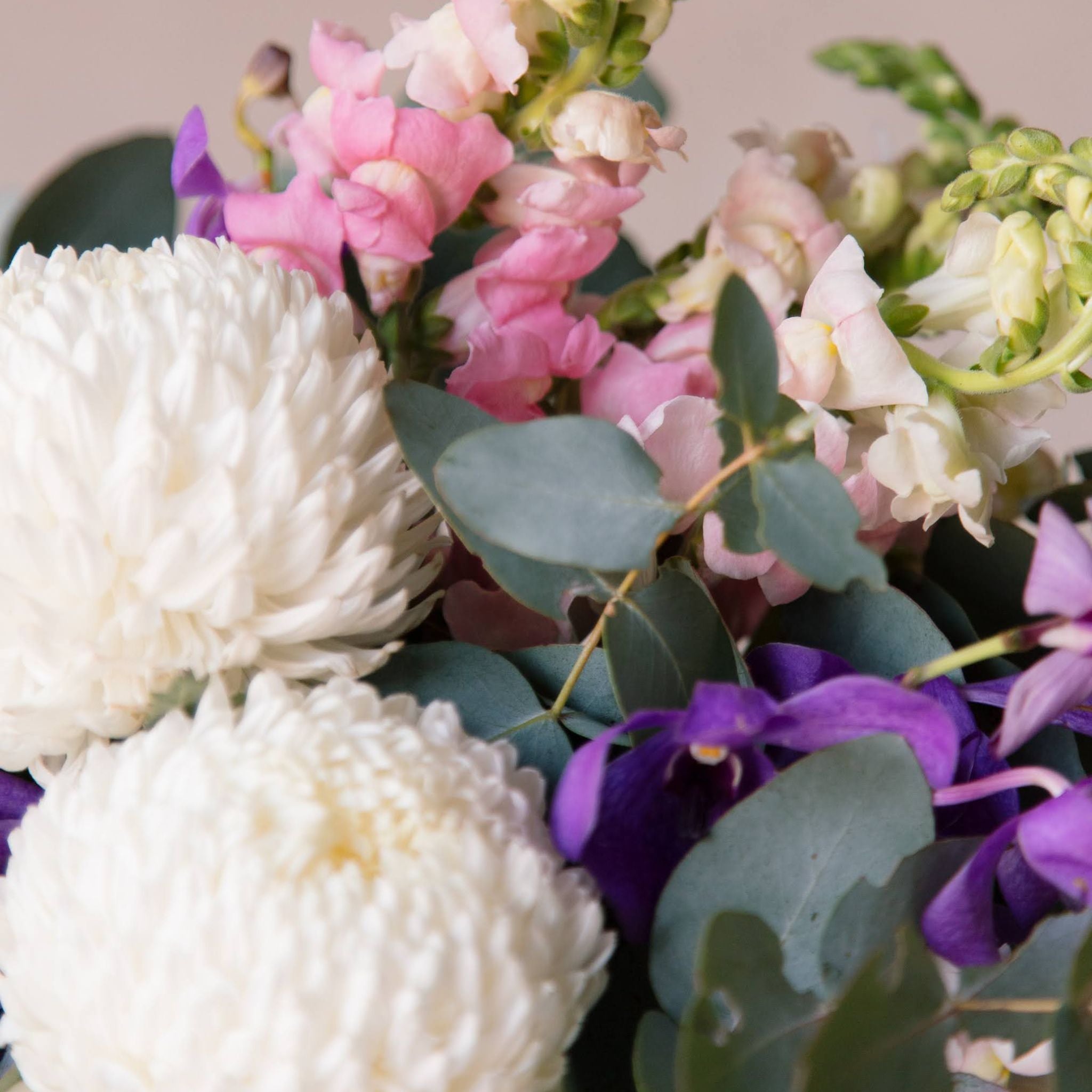 Stormcloud Bouquet Medium - Florist’s pick - Beija Flor
