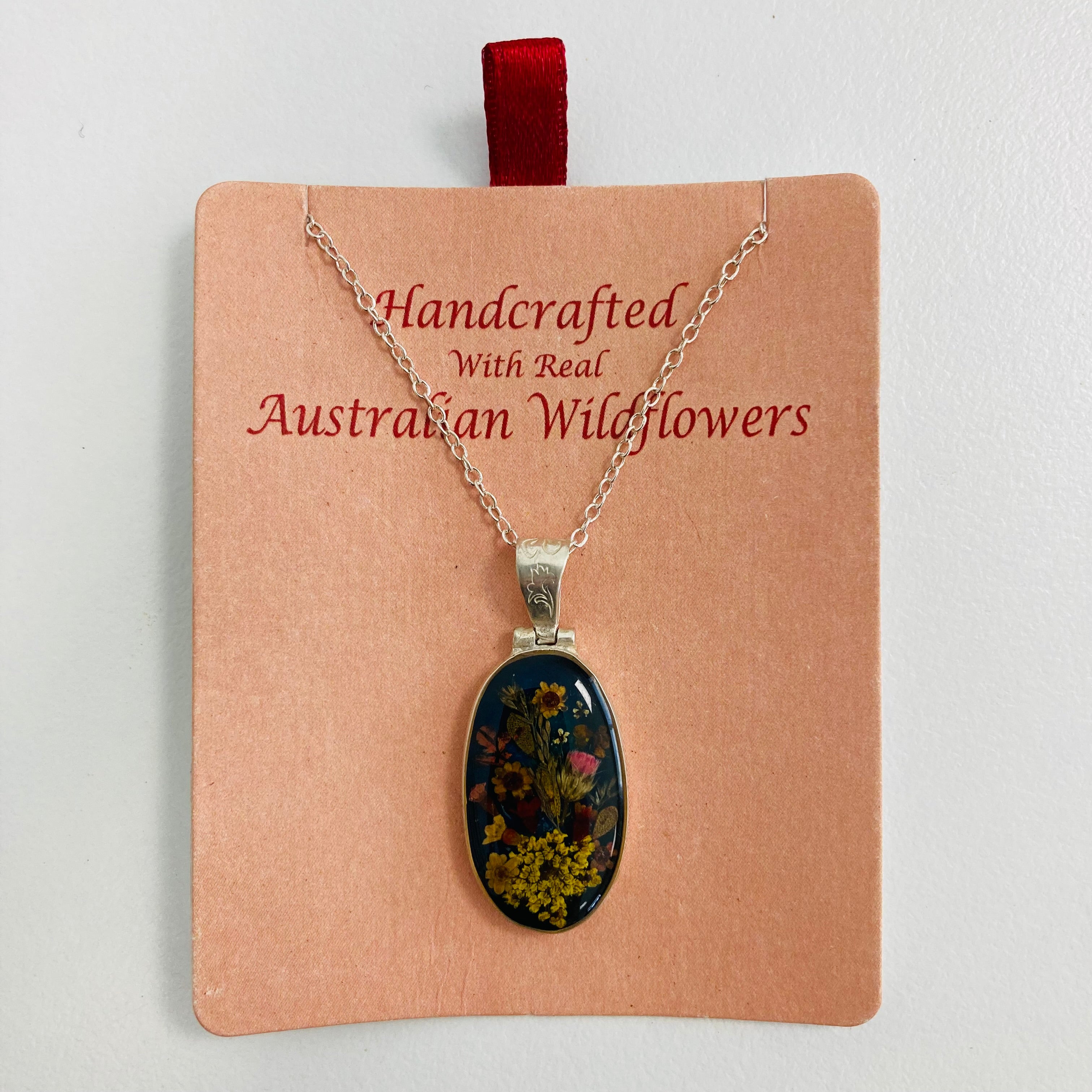 Wildflower Pendant Dark Blue Oval